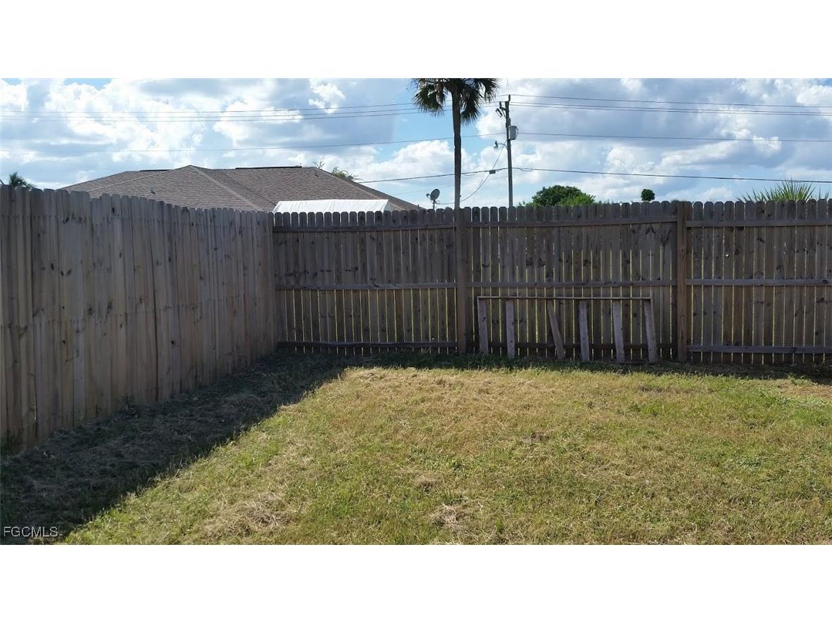 522/524 NE 24th Place Cape Coral FL 33909 2025012337 image4
