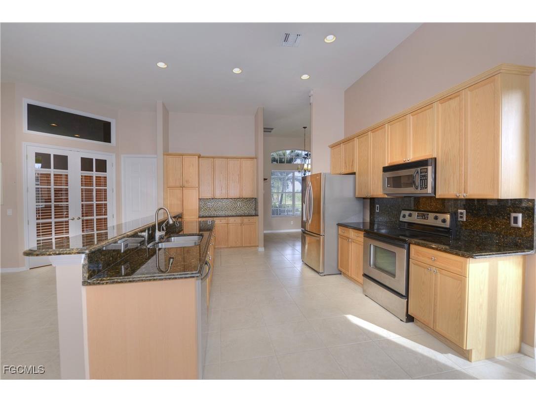 522 SE 13th Street Cape Coral FL 33990 2025023182 image11