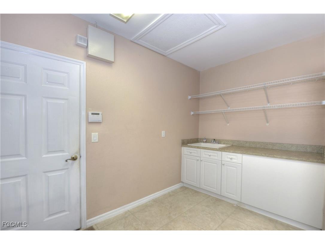 522 SE 13th Street Cape Coral FL 33990 2025023182 image16