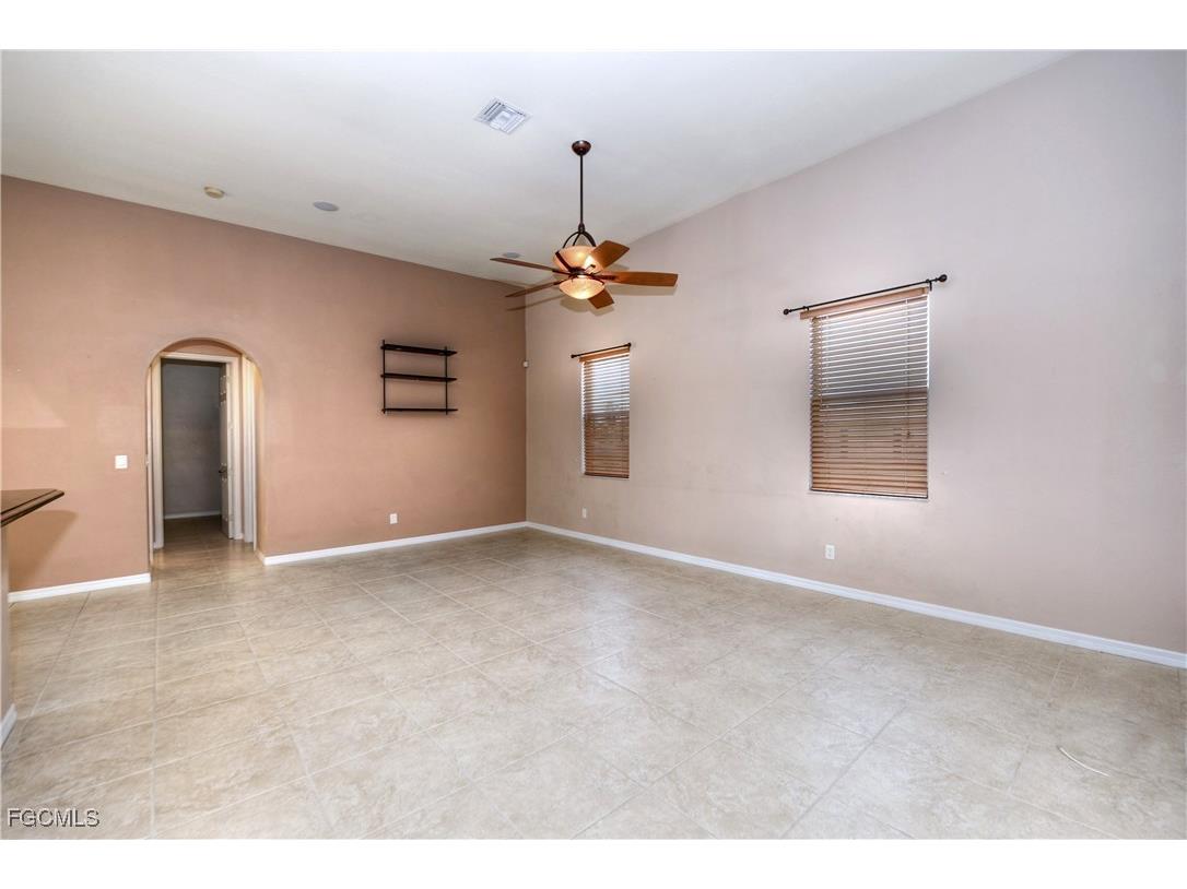 522 SE 13th Street Cape Coral FL 33990 2025023182 image17