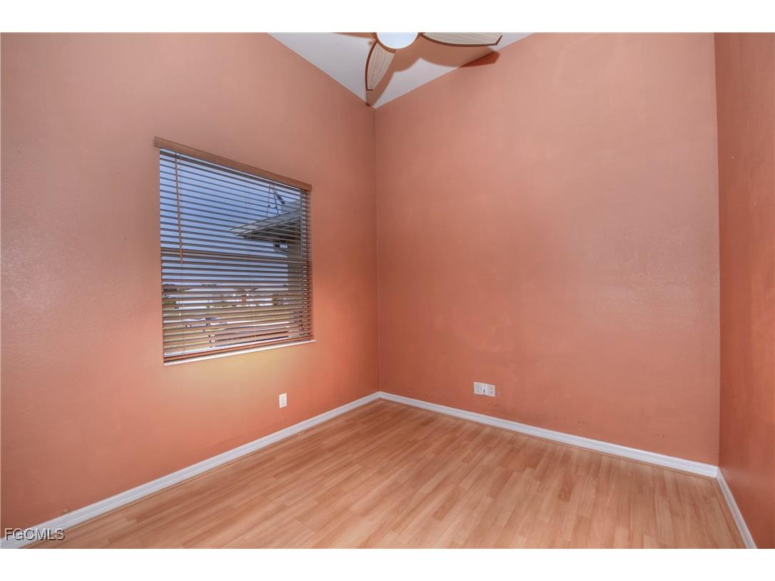 522 SE 13th Street Cape Coral FL 33990 2025023182 image18