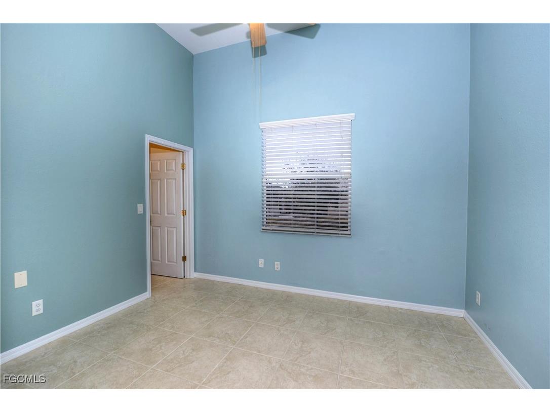 522 SE 13th Street Cape Coral FL 33990 2025023182 image19