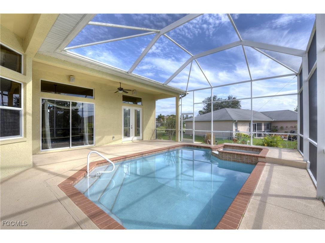 522 SE 13th Street Cape Coral FL 33990 2025023182 image22