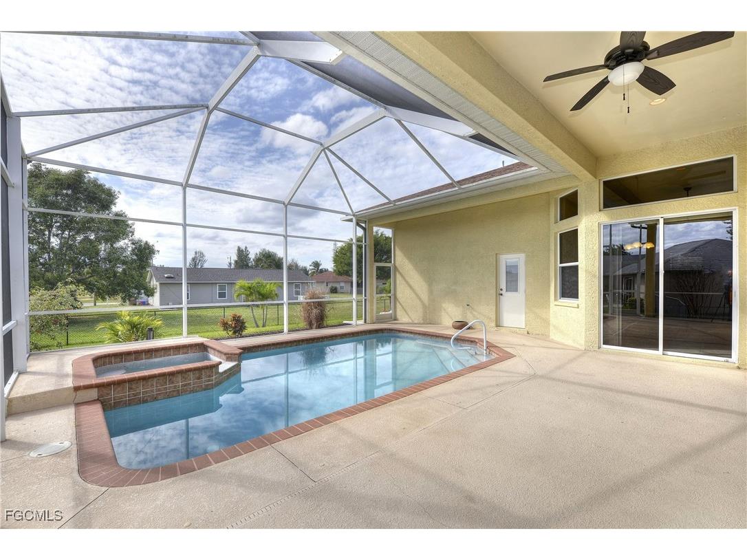 522 SE 13th Street Cape Coral FL 33990 2025023182 image23