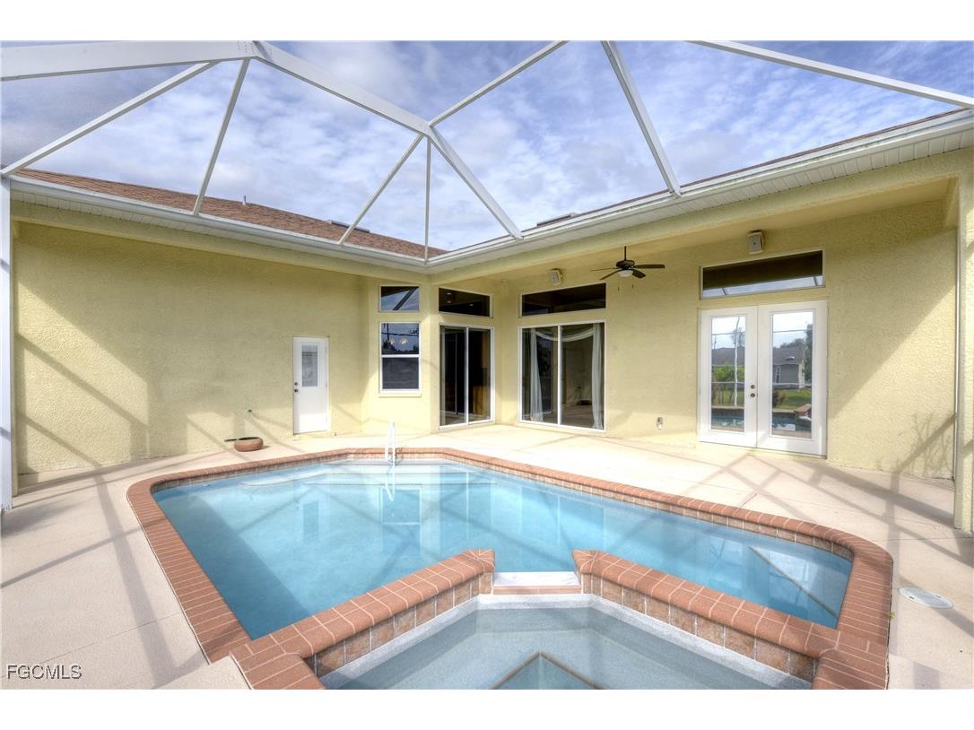 522 SE 13th Street Cape Coral FL 33990 2025023182 image24