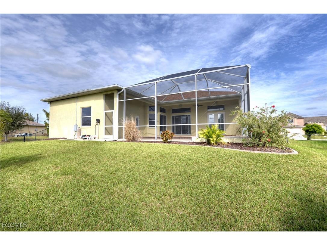 522 SE 13th Street Cape Coral FL 33990 2025023182 image25