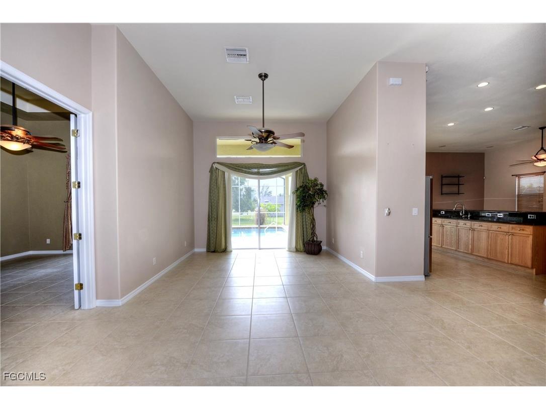 522 SE 13th Street Cape Coral FL 33990 2025023182 image3