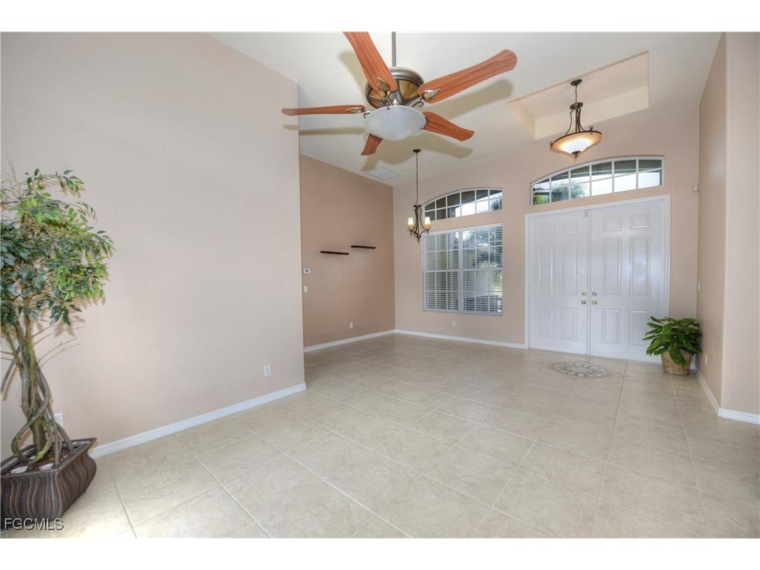 522 SE 13th Street Cape Coral FL 33990 2025023182 image4