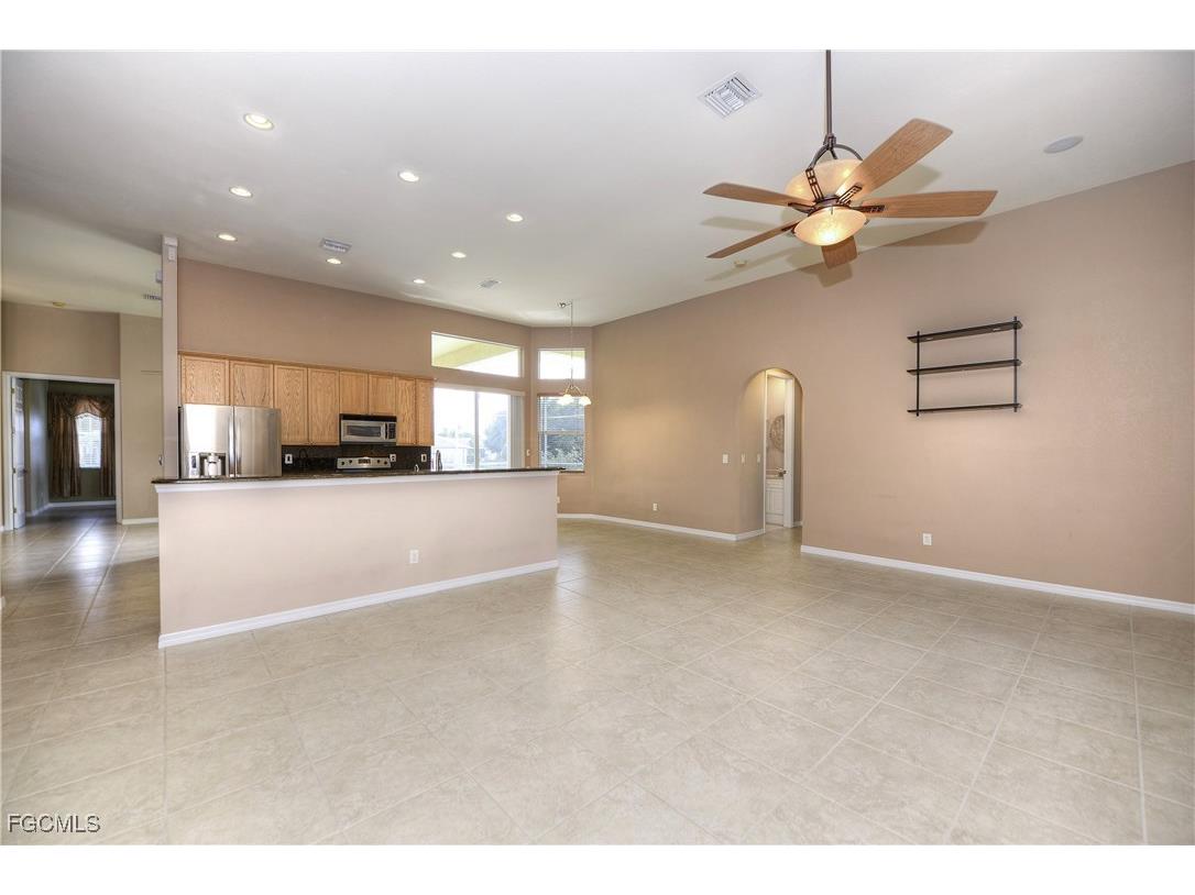 522 SE 13th Street Cape Coral FL 33990 2025023182 image9