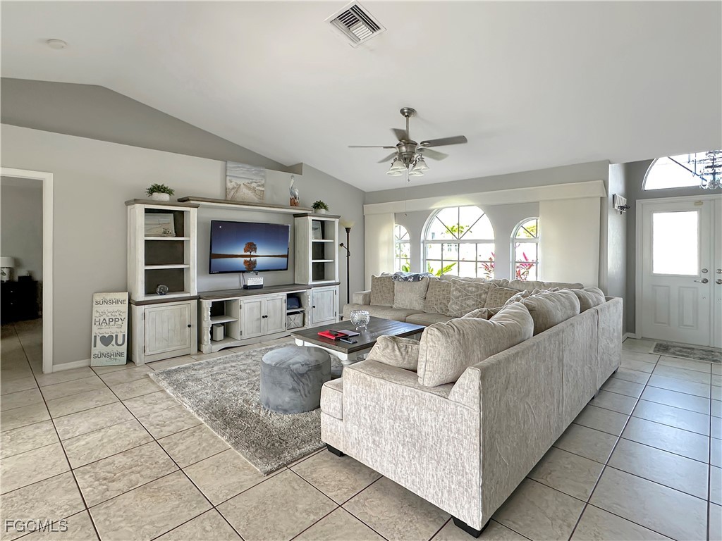 522 SE 4th Street Cape Coral FL 33990 2025004415 image3