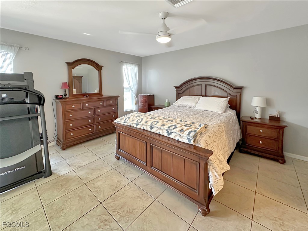 522 SE 4th Street Cape Coral FL 33990 2025004415 image7