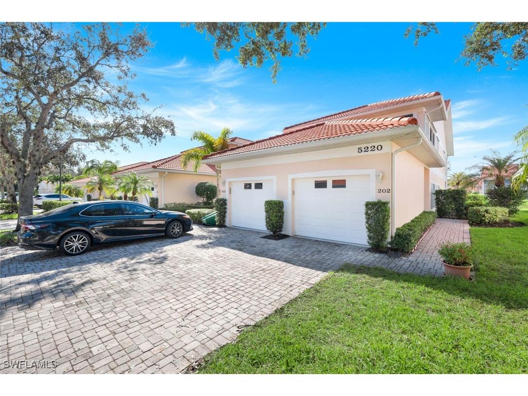 5220 Birmingham Drive #202 Naples FL 34110 224081775 image1