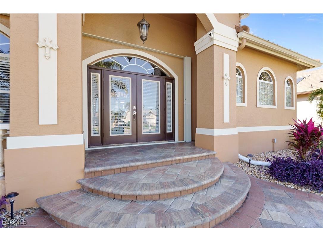 5220 SW 8th Place Cape Coral FL 33914 2025018153 image4