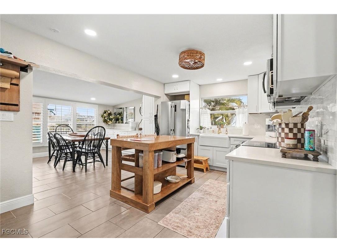 5220 Tower Drive Cape Coral FL 33904 2026004345 image3
