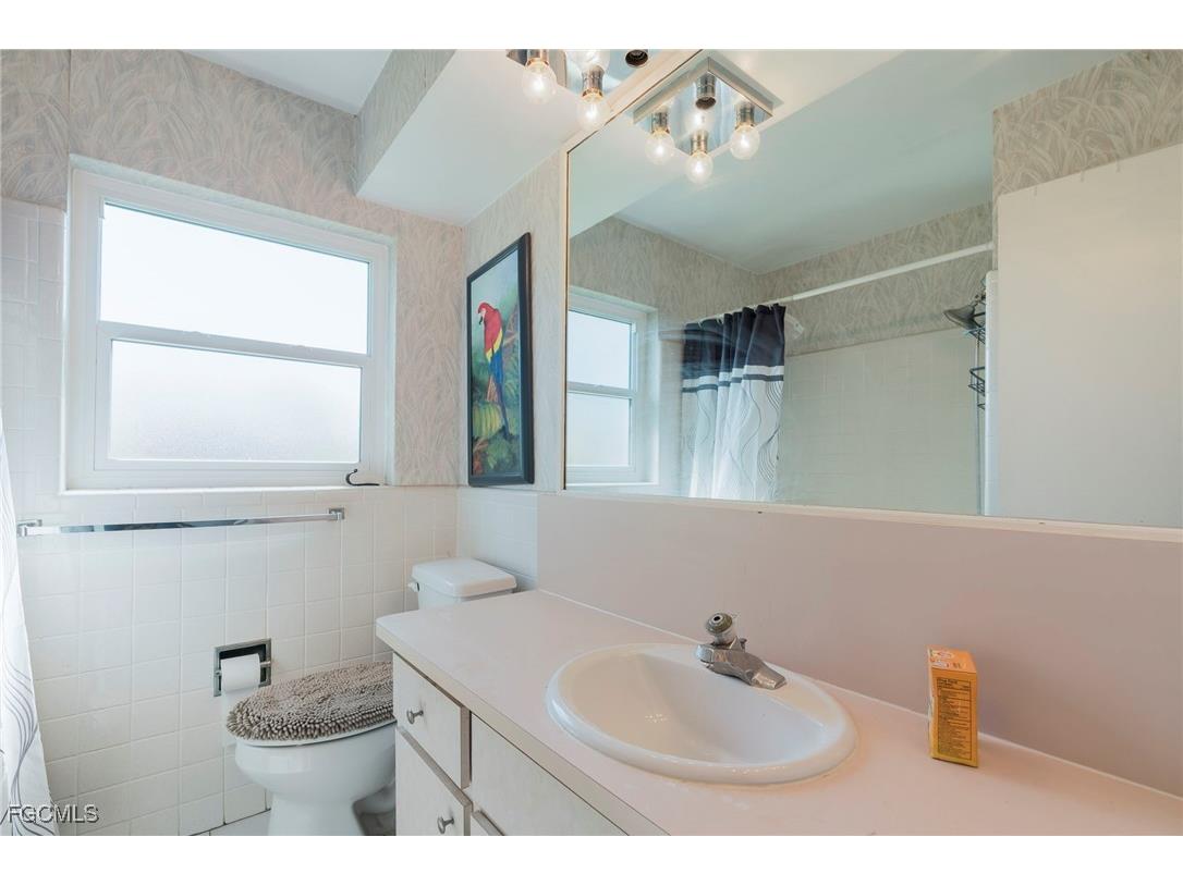 5222 Glade Court Cape Coral FL 33904 2025020079 image34