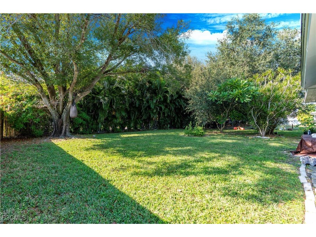 5222 Glade Court Cape Coral FL 33904 2025020079 image48