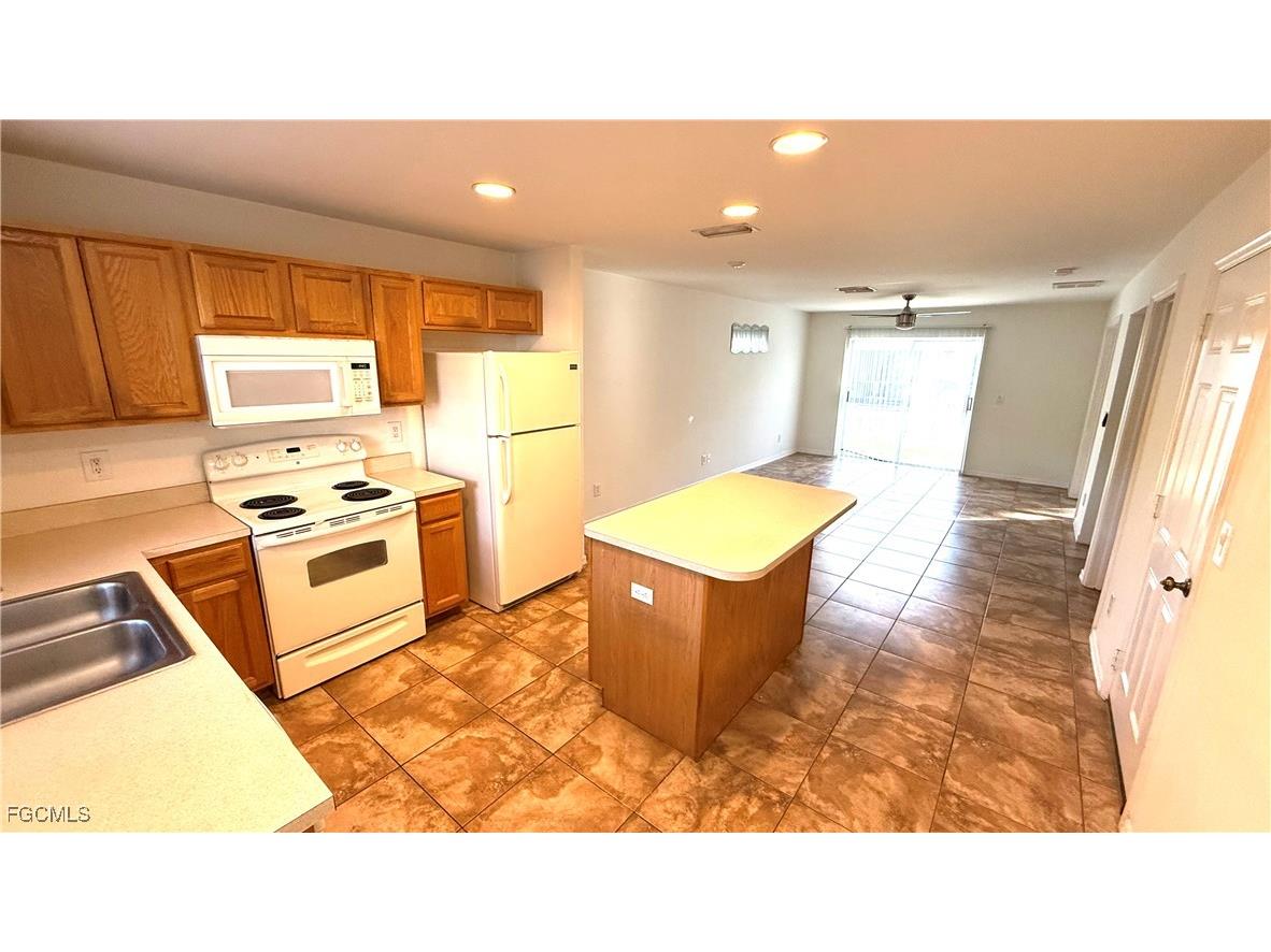 5224 Glenlivet Road Fort Myers FL 33907 2026000818 image2