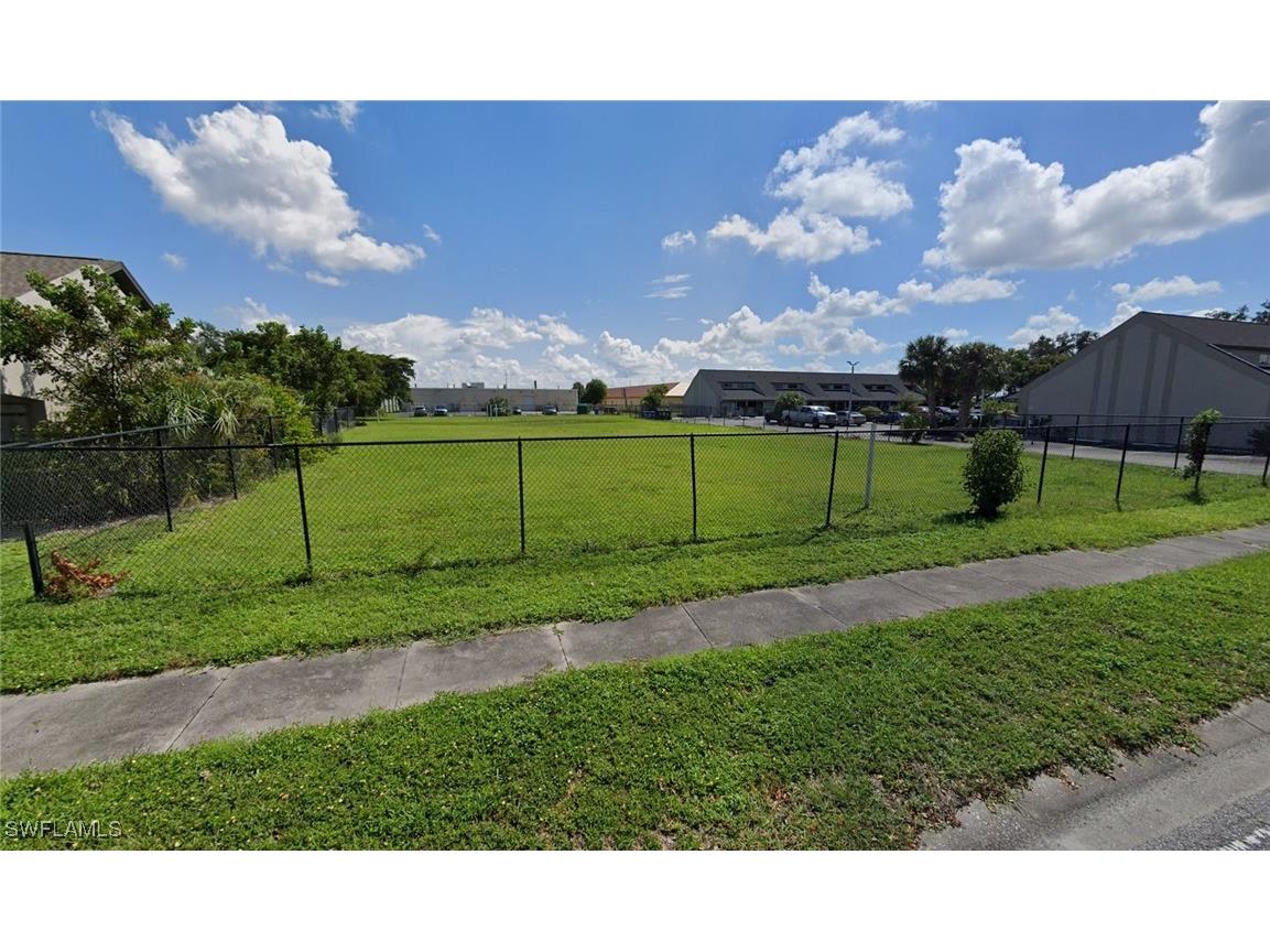 5225 Ramsey Way Fort Myers FL 33907 225059122 image3