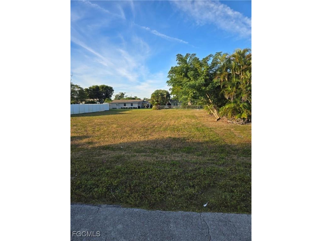 5226 Elm Court Cape Coral FL 33904 2025024315 image1