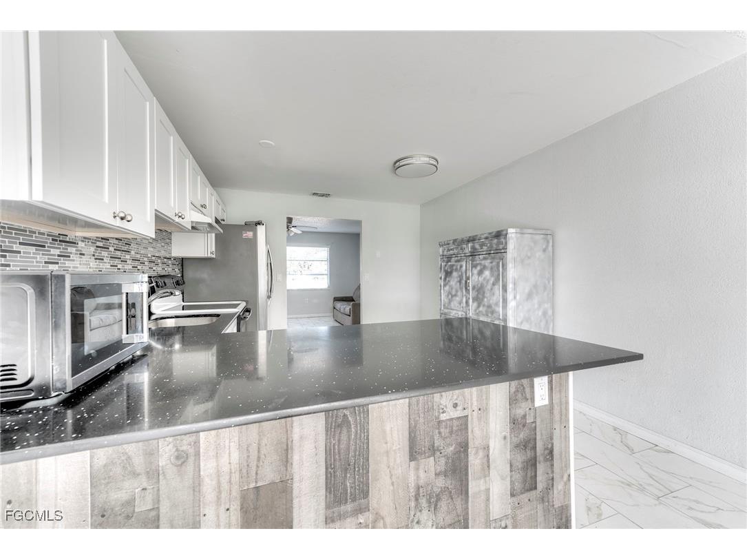 5227 Coronado Parkway #1 Cape Coral FL 33904 2025020058 image2