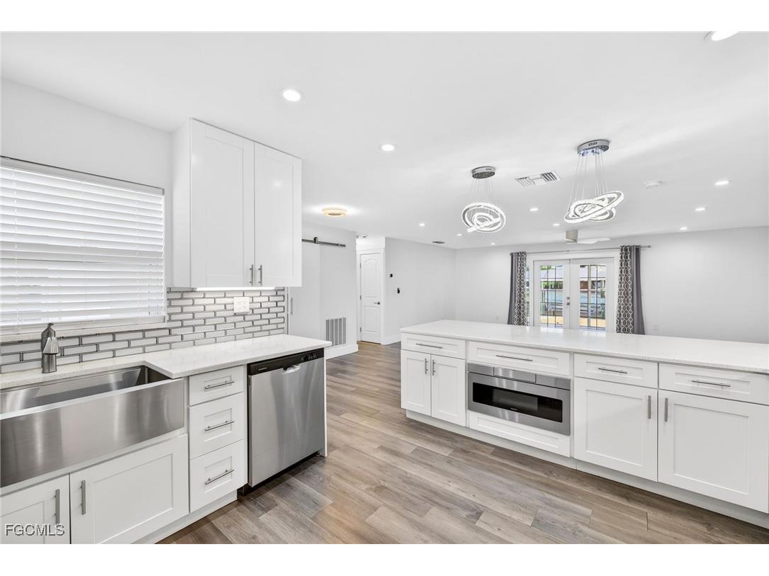 5228 Tower Drive Cape Coral FL 33904 2025024096 image11