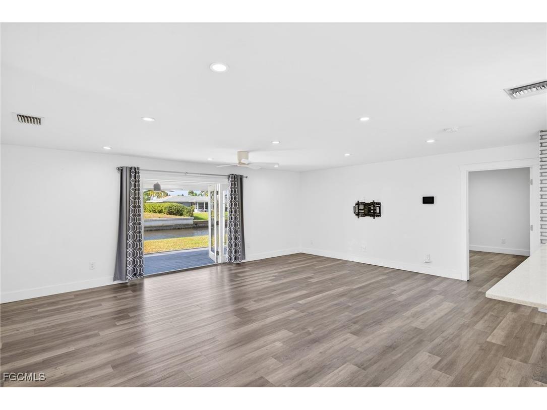 5228 Tower Drive Cape Coral FL 33904 2025024096 image3