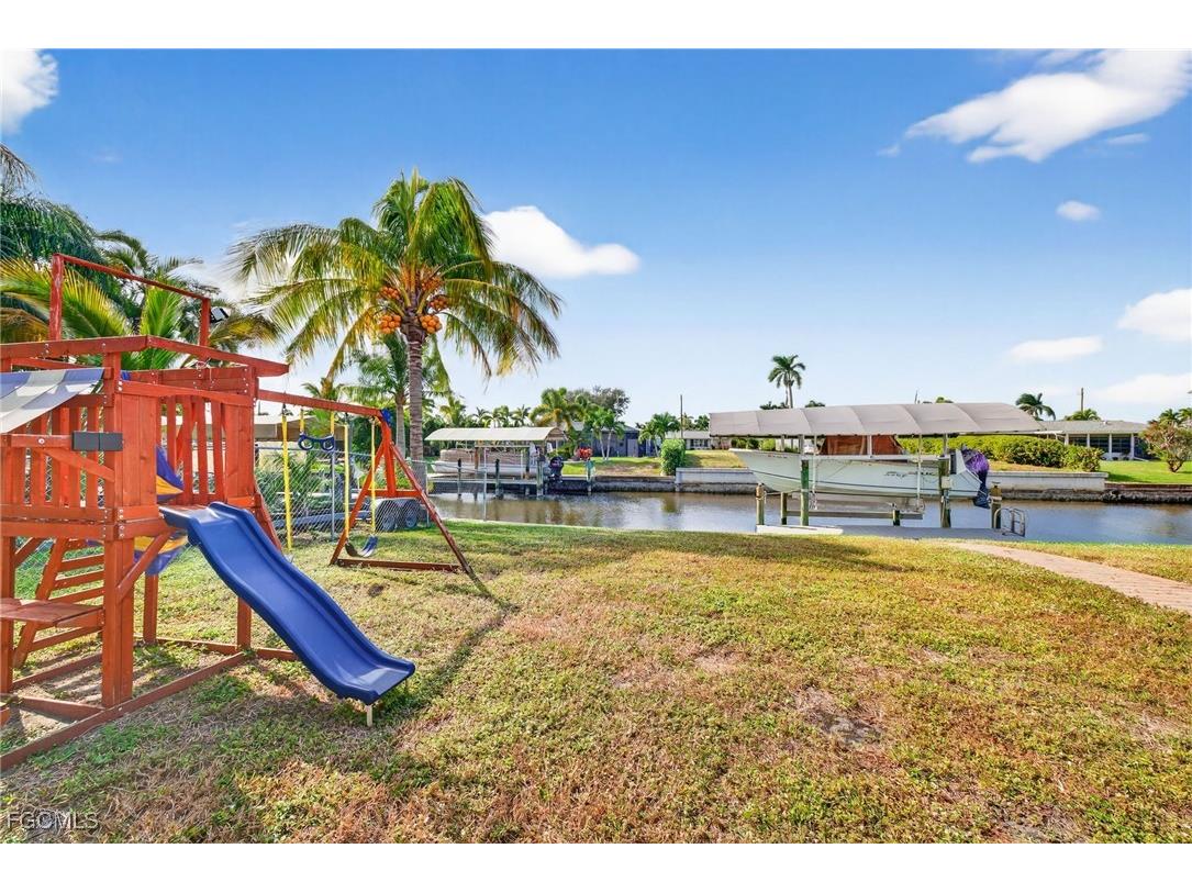 5228 Tower Drive Cape Coral FL 33904 2025024096 image31