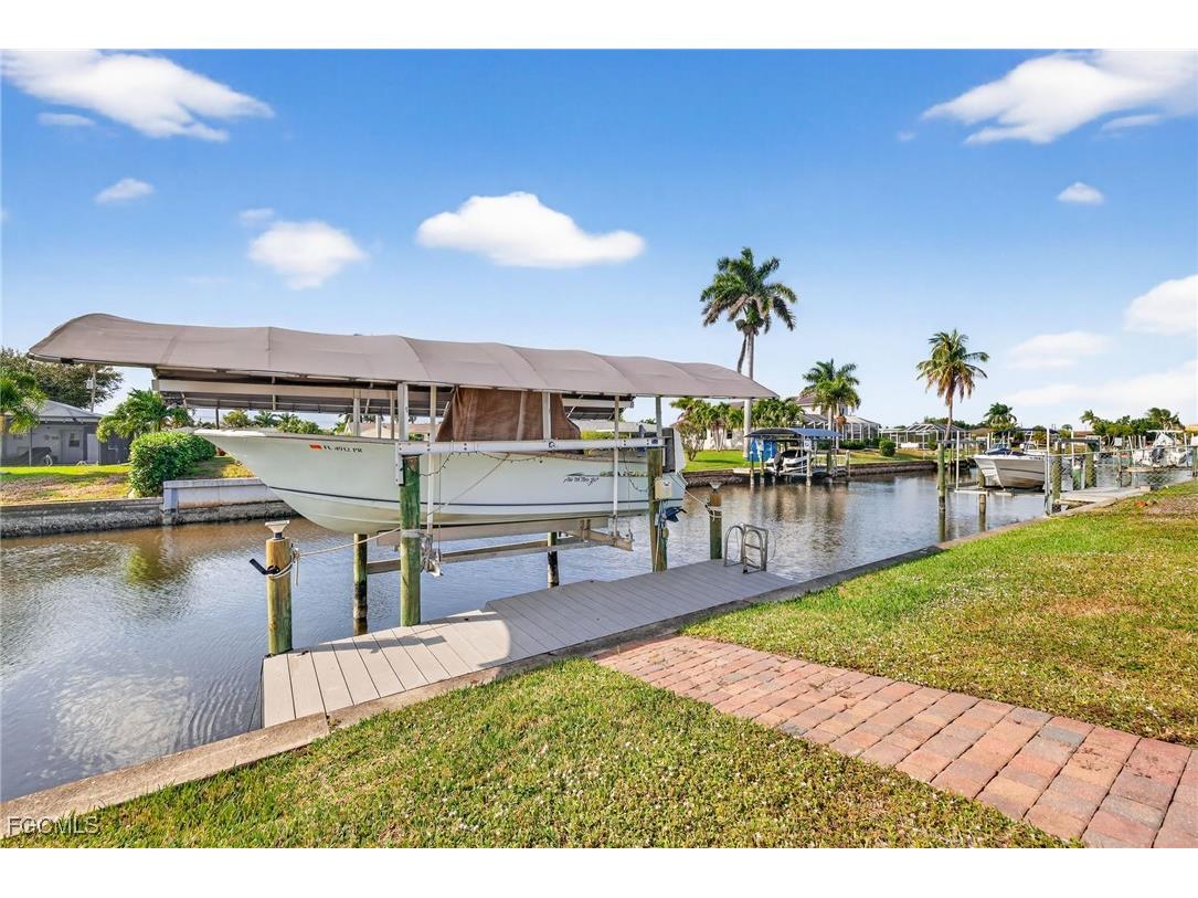 5228 Tower Drive Cape Coral FL 33904 2025024096 image32