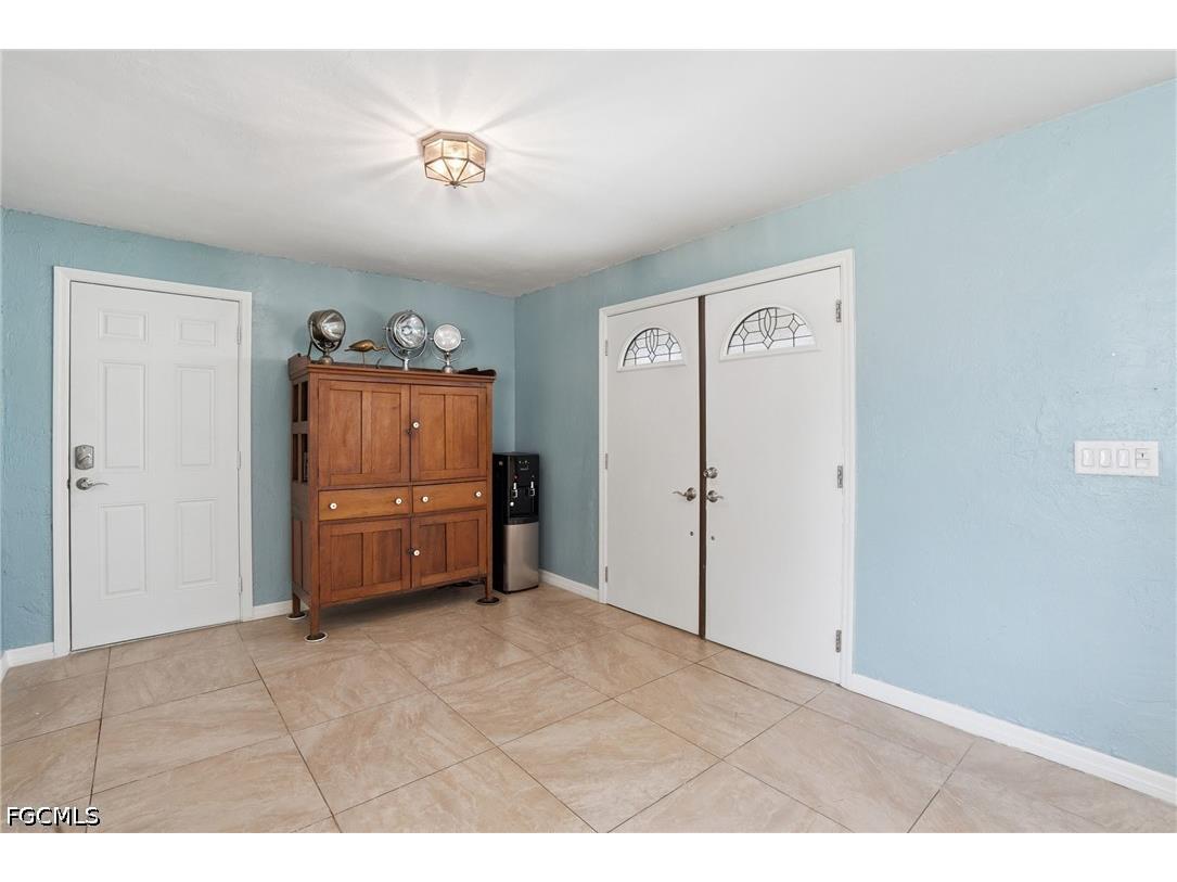 5229 Pelican Boulevard Cape Coral FL 33914 2025018212 image10