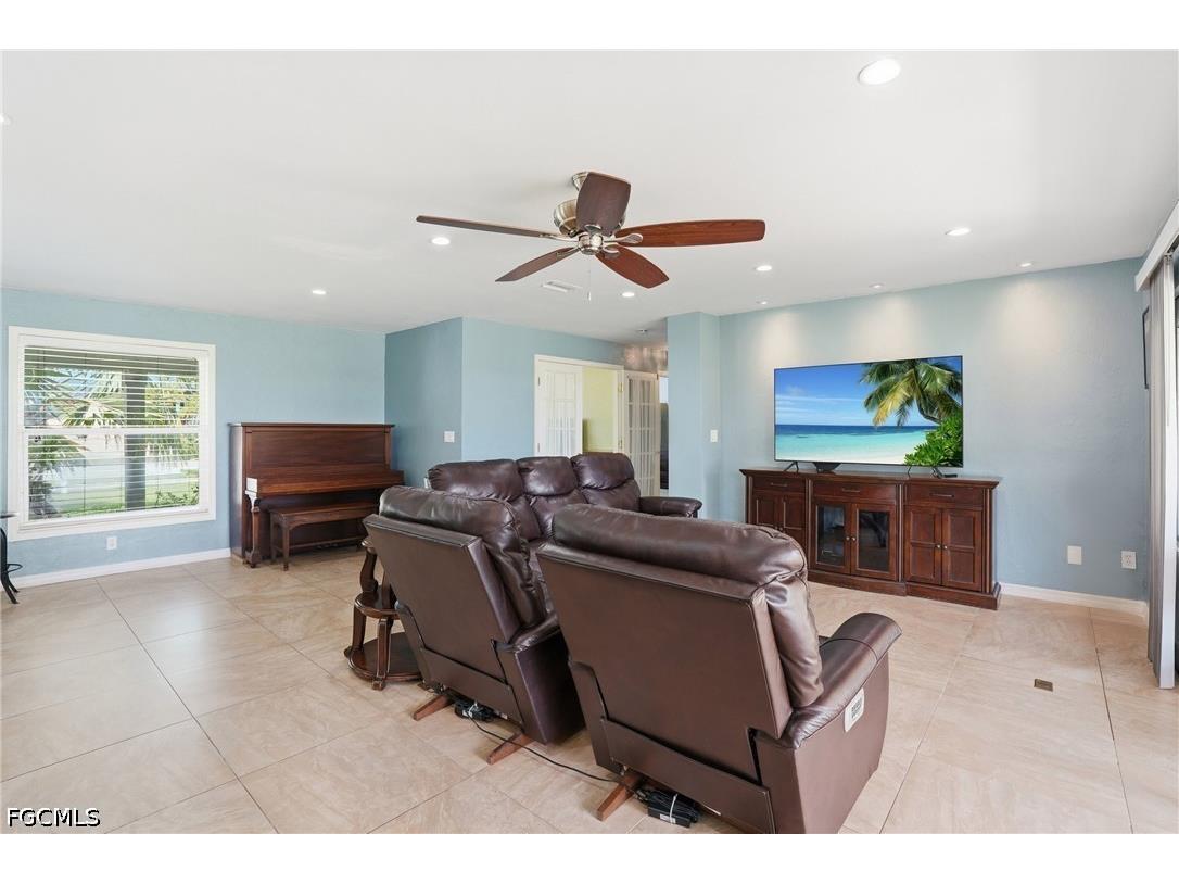 5229 Pelican Boulevard Cape Coral FL 33914 2025018212 image14