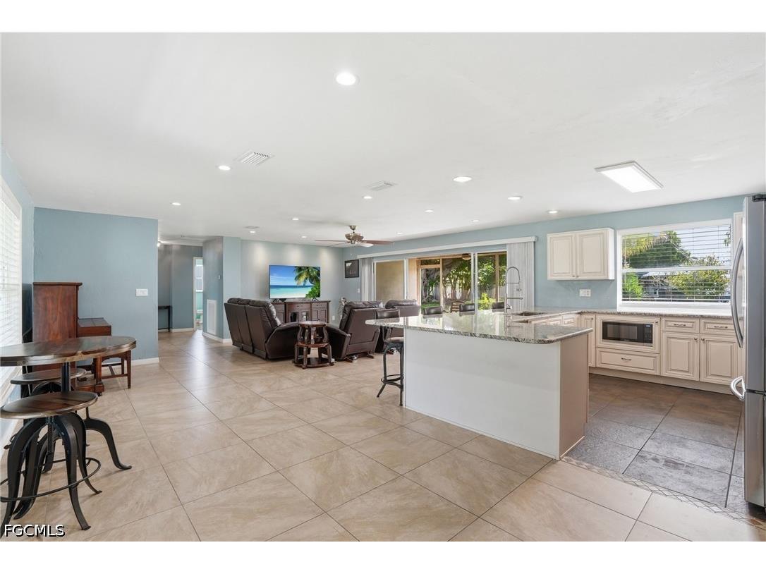 5229 Pelican Boulevard Cape Coral FL 33914 2025018212 image18
