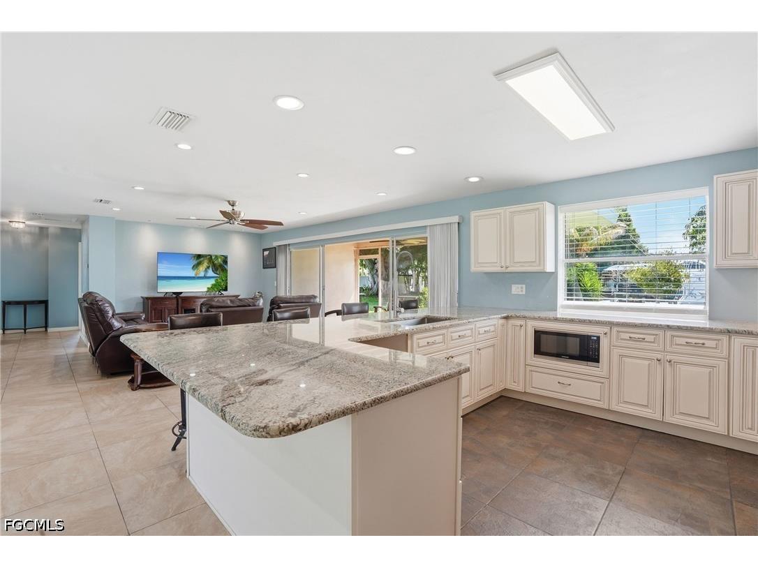 5229 Pelican Boulevard Cape Coral FL 33914 2025018212 image20