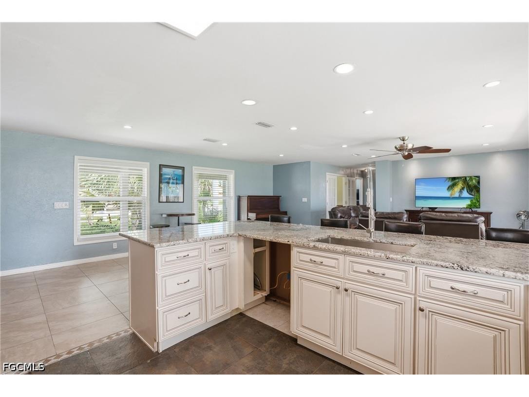 5229 Pelican Boulevard Cape Coral FL 33914 2025018212 image21