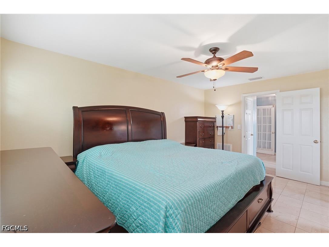 5229 Pelican Boulevard Cape Coral FL 33914 2025018212 image27