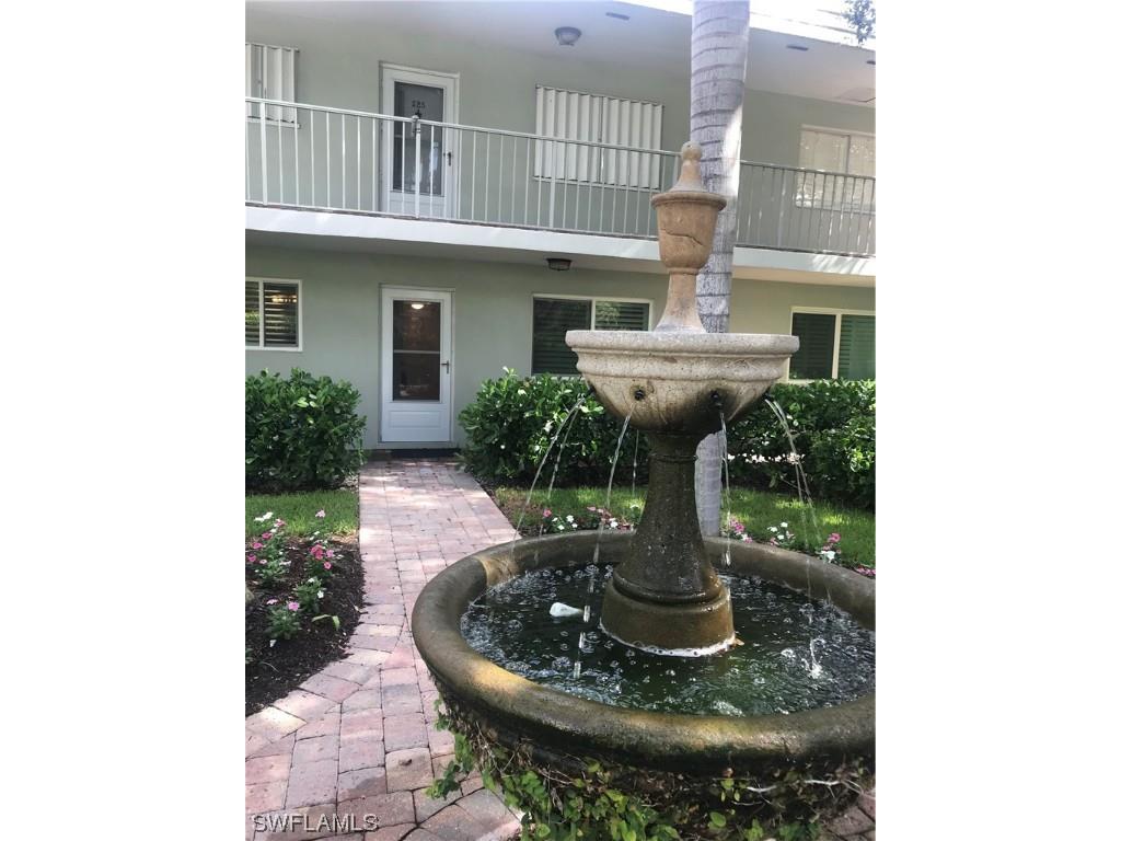 523 Broad Avenue S #523 Naples FL 34102 223061410 image1
