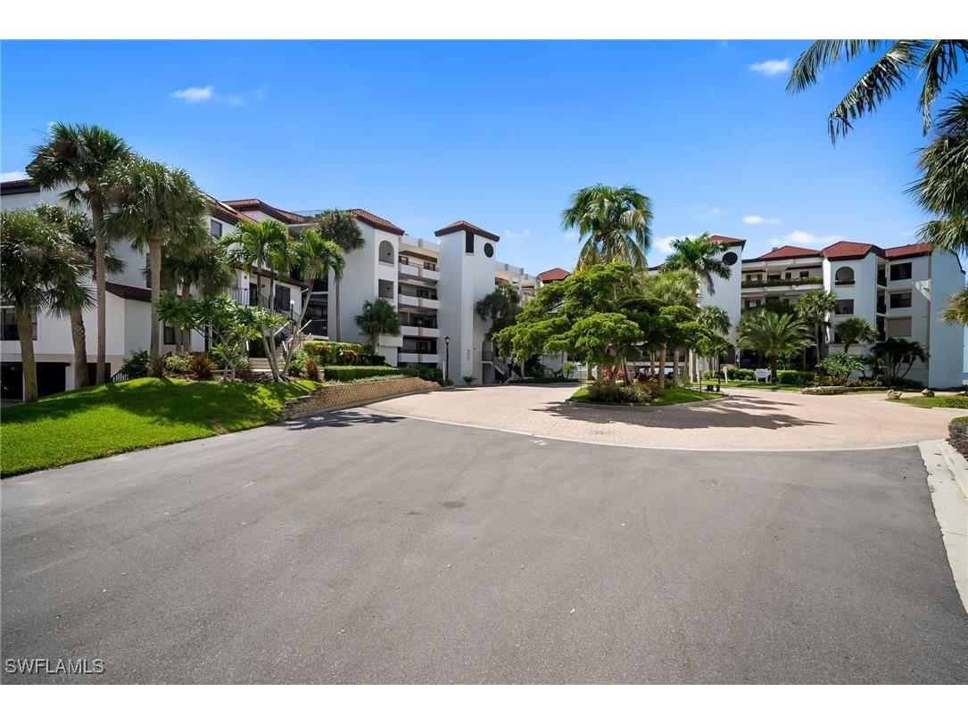 523 La Peninsula Boulevard #523 Naples FL 34113 225076890 image20