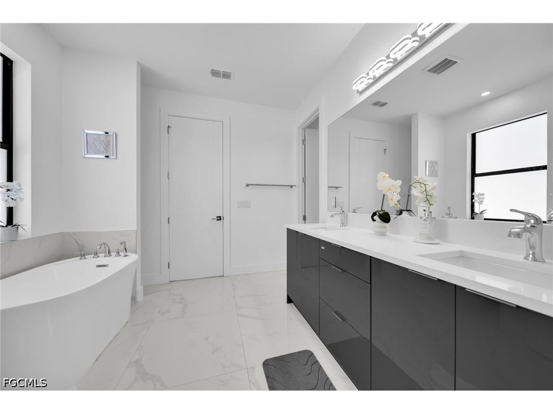 523 NW 16th Place Cape Coral FL 33993 2026014979 image10