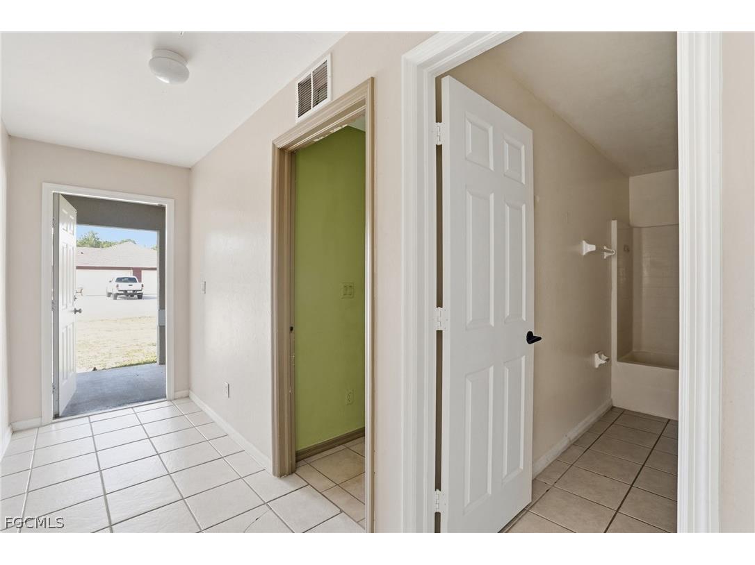 5234/5234 30th Street SW Lehigh Acres FL 33973 2026012578 image3