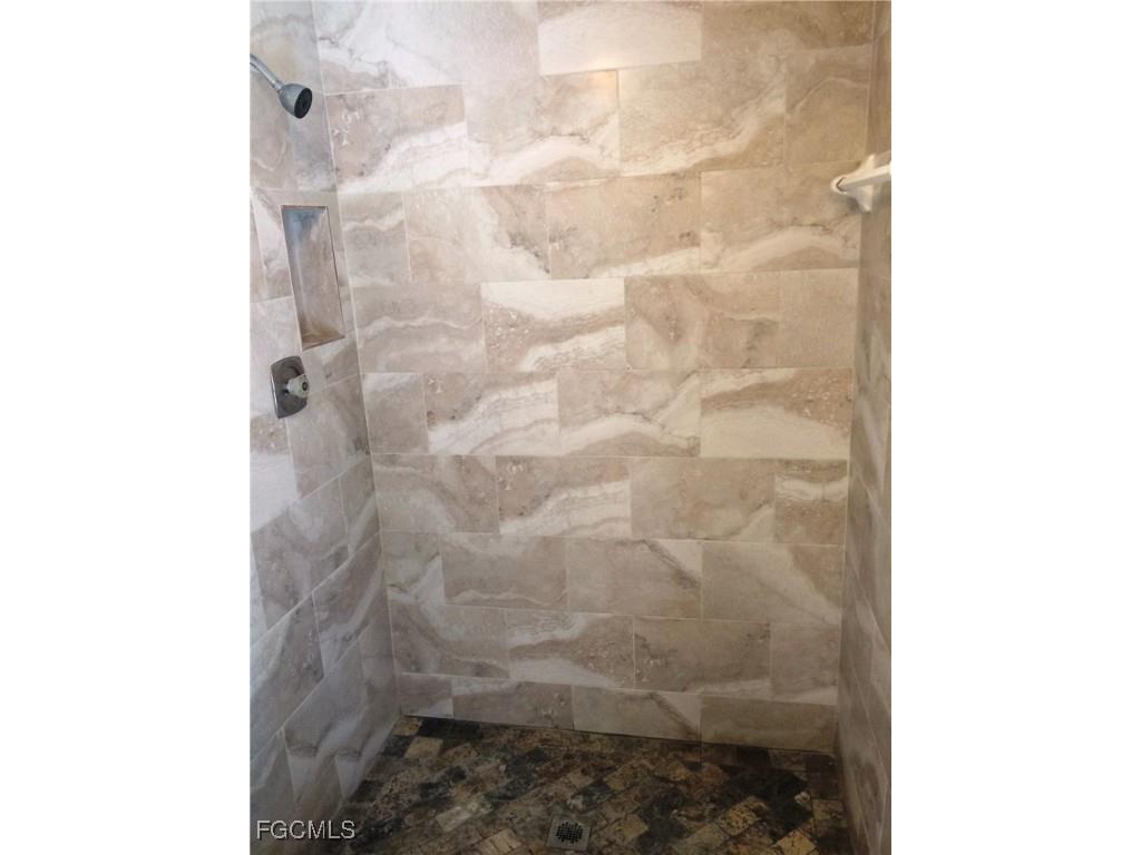 5239 Wisteria Court Cape Coral FL 33904 2025014558 image15