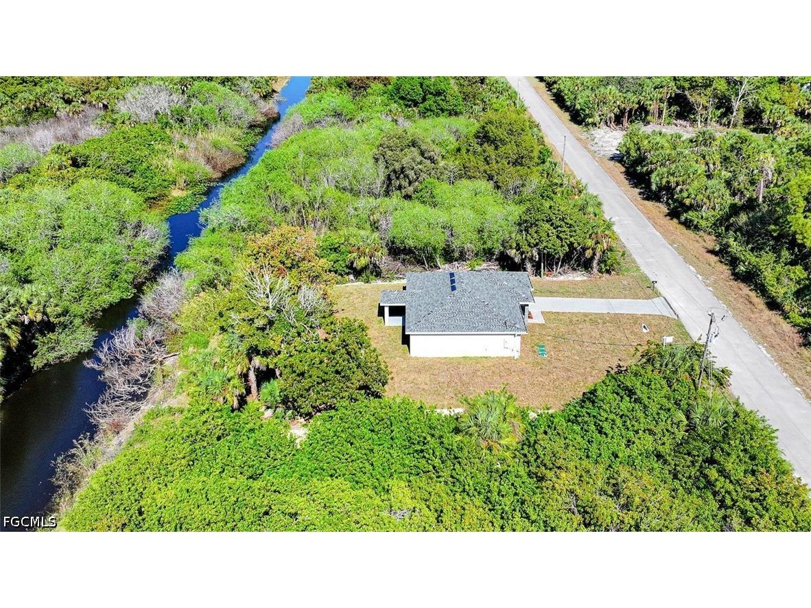 524 Empire Avenue S Lehigh Acres FL 33974 2026017908 image2