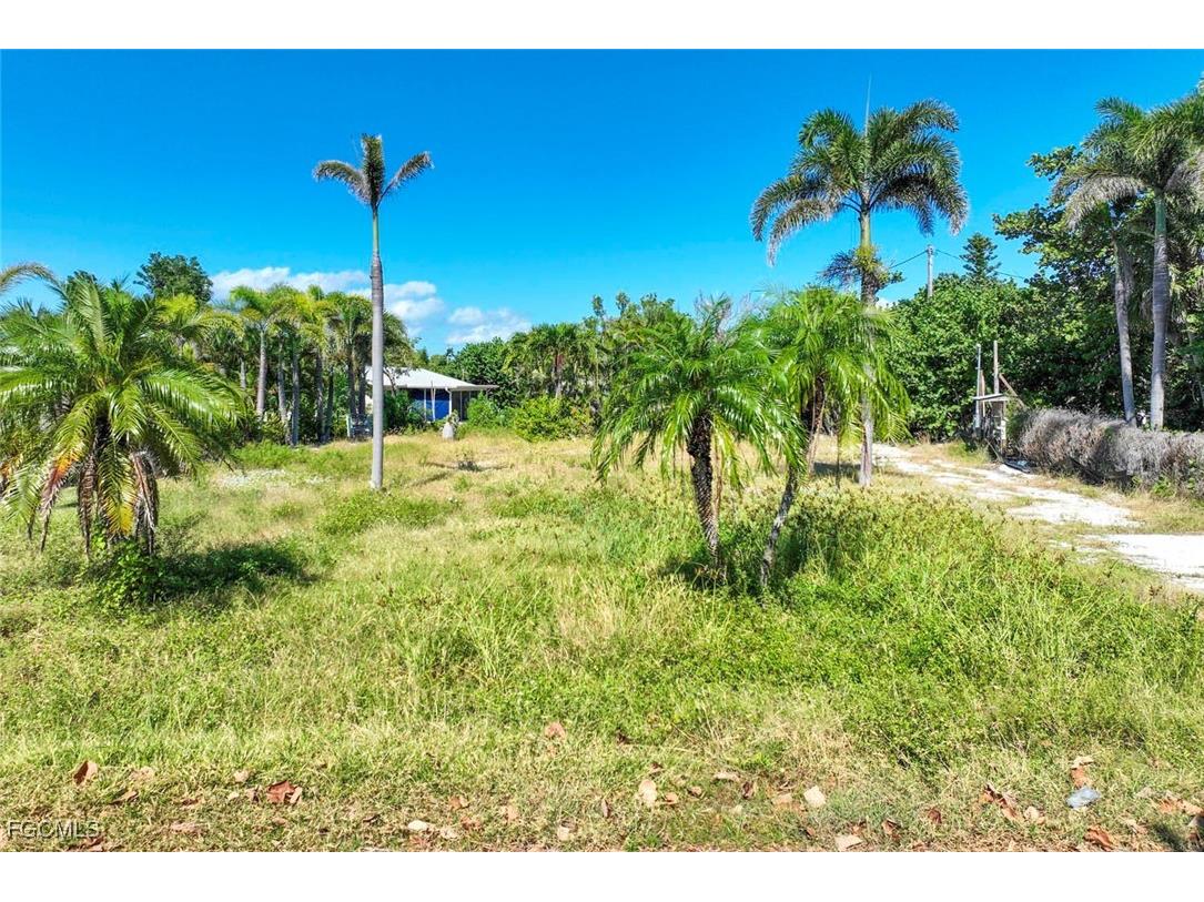 524 Lagoon Drive Sanibel FL 33957 2025019438 image12