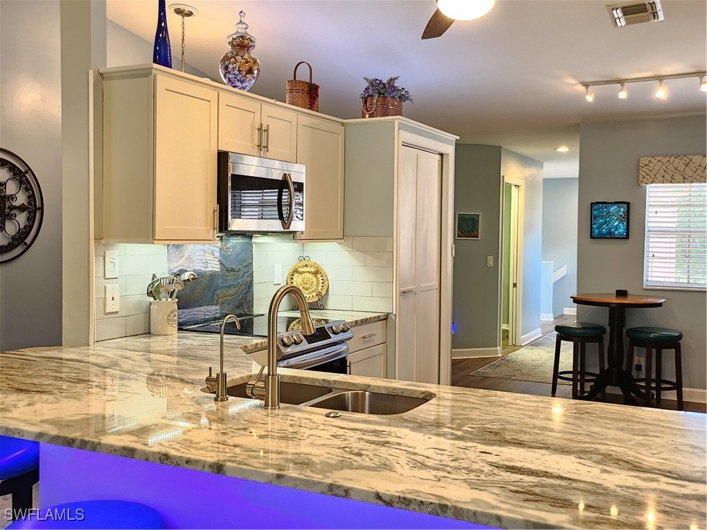 524 Lake Louise Circle #504 Naples FL 34110 224064377 image13