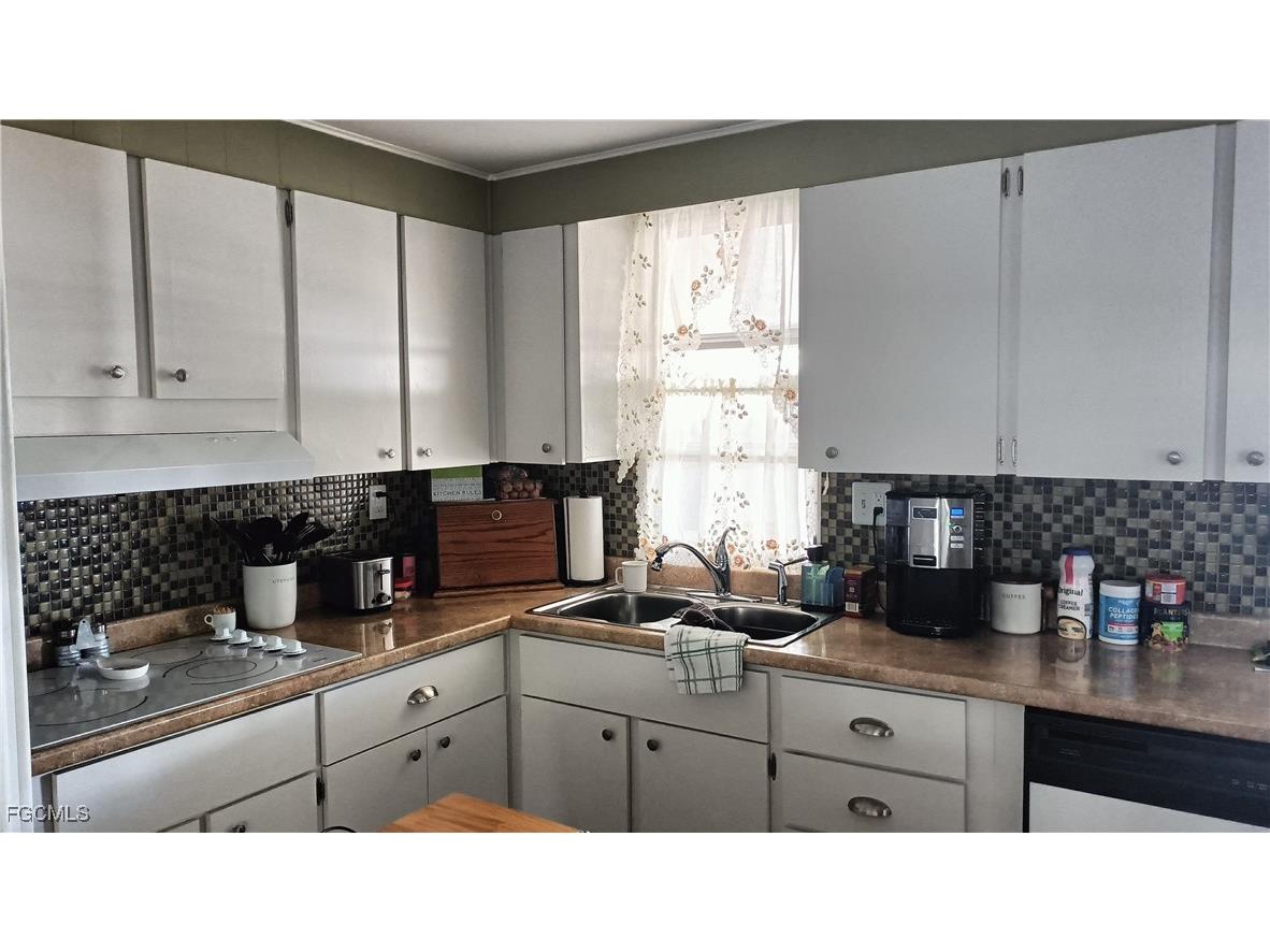 524 Timber Lane S North Fort Myers FL 33917 2025026014 image12