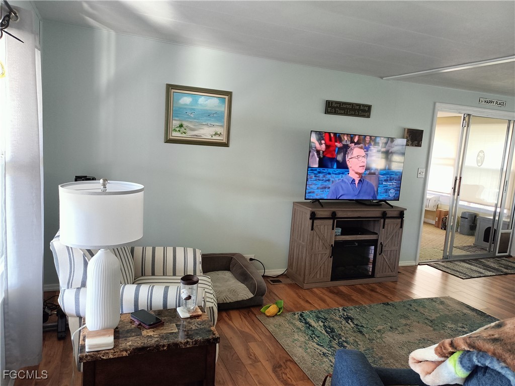 524 Timber Lane S North Fort Myers FL 33917 2025026014 image4