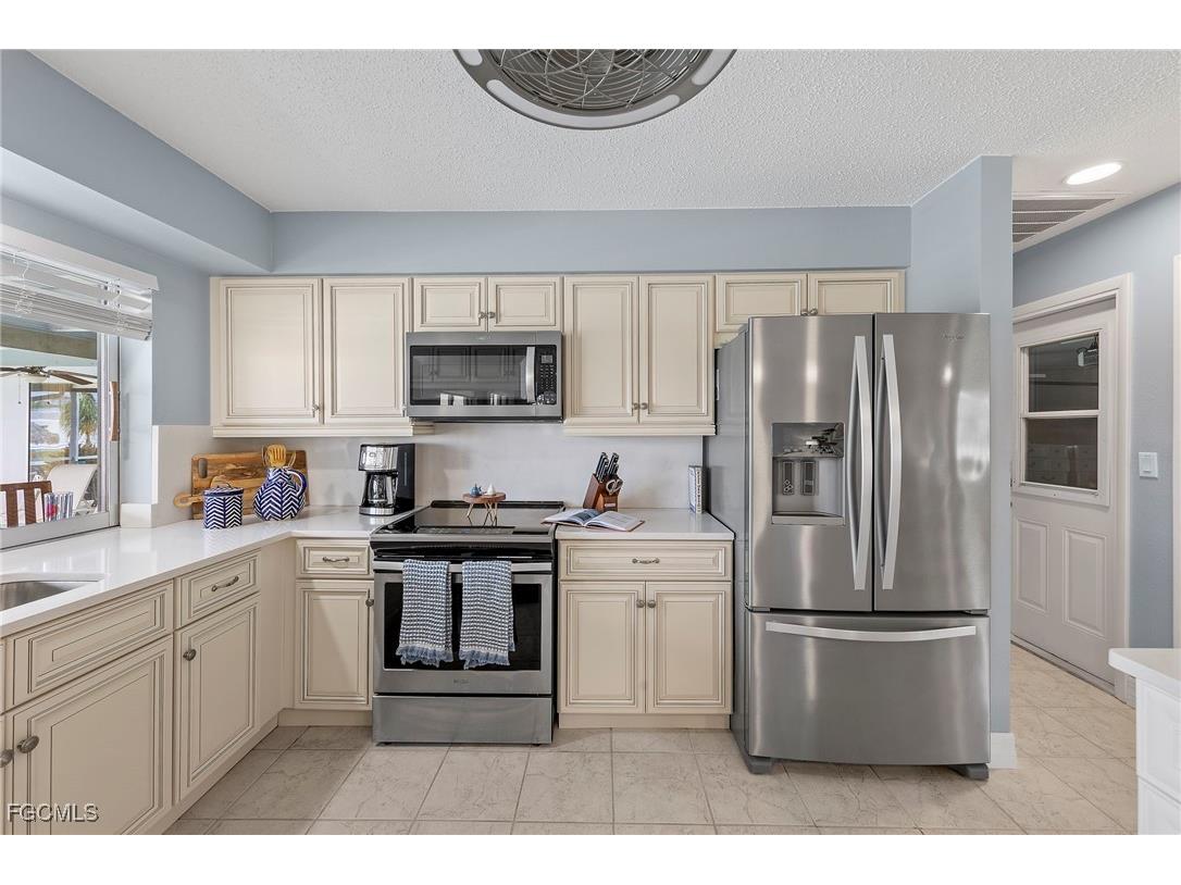 5240 SW 2nd Place Cape Coral FL 33914 2025009768 image10