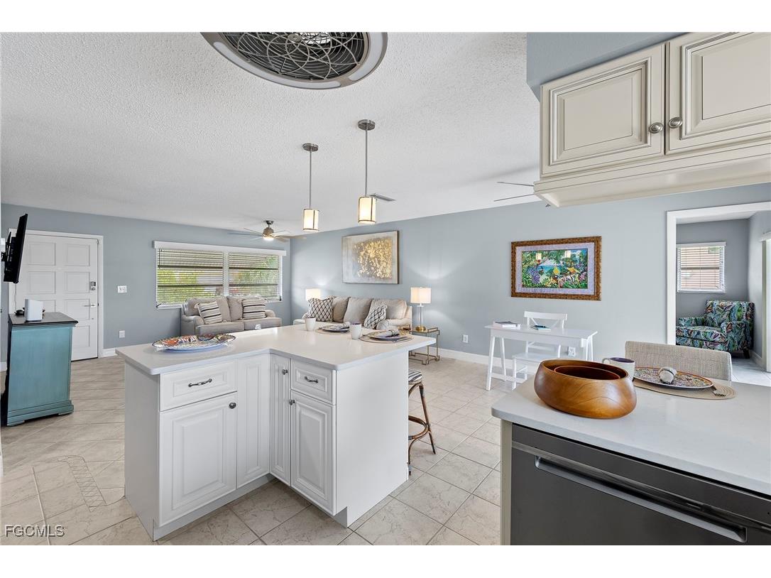 5240 SW 2nd Place Cape Coral FL 33914 2025009768 image13