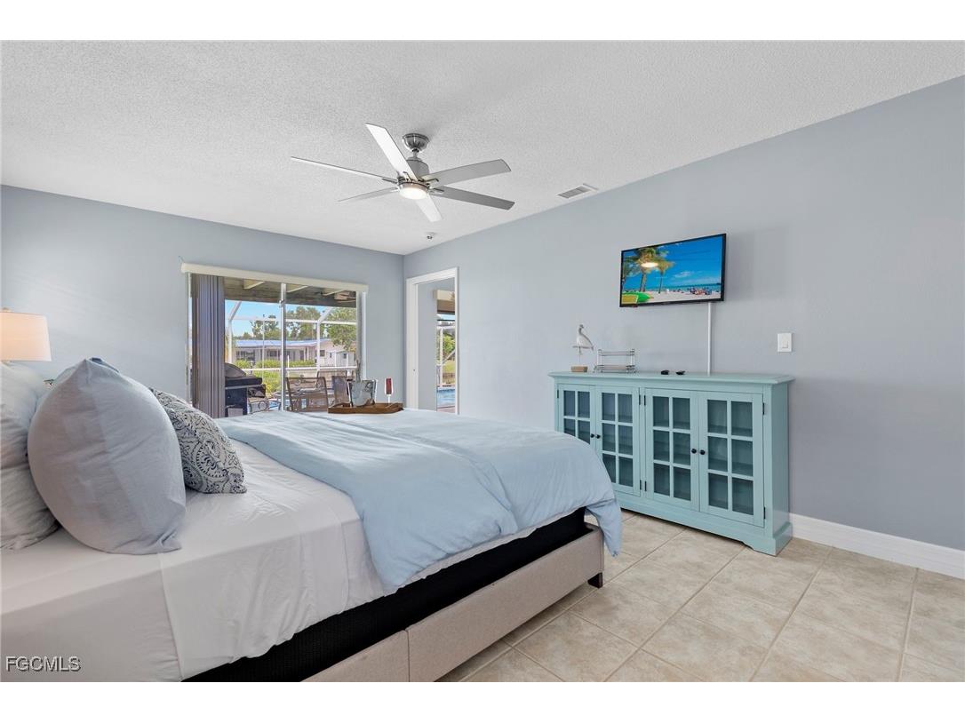 5240 SW 2nd Place Cape Coral FL 33914 2025009768 image17