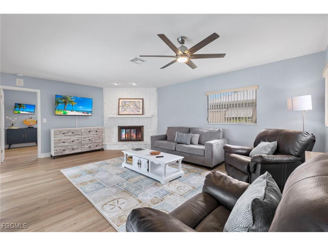 5240 SW 2nd Place Cape Coral FL 33914 2025009768 image7