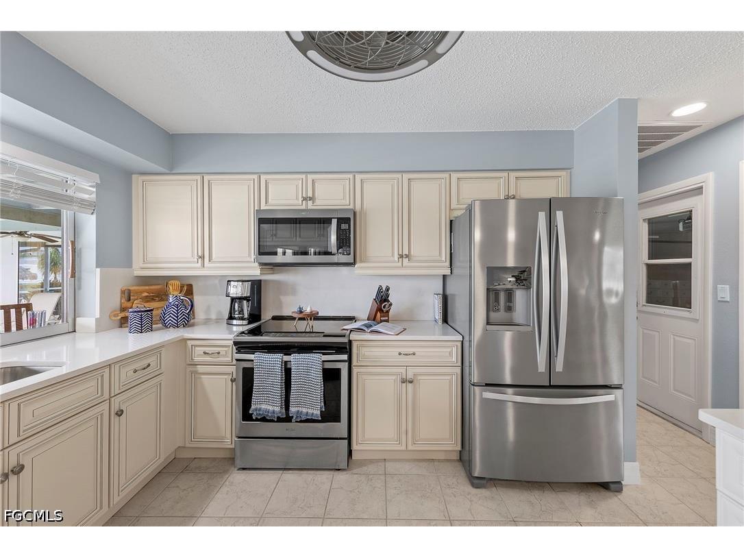 5240 SW 2nd Place Cape Coral FL 33914 2026028328 image11