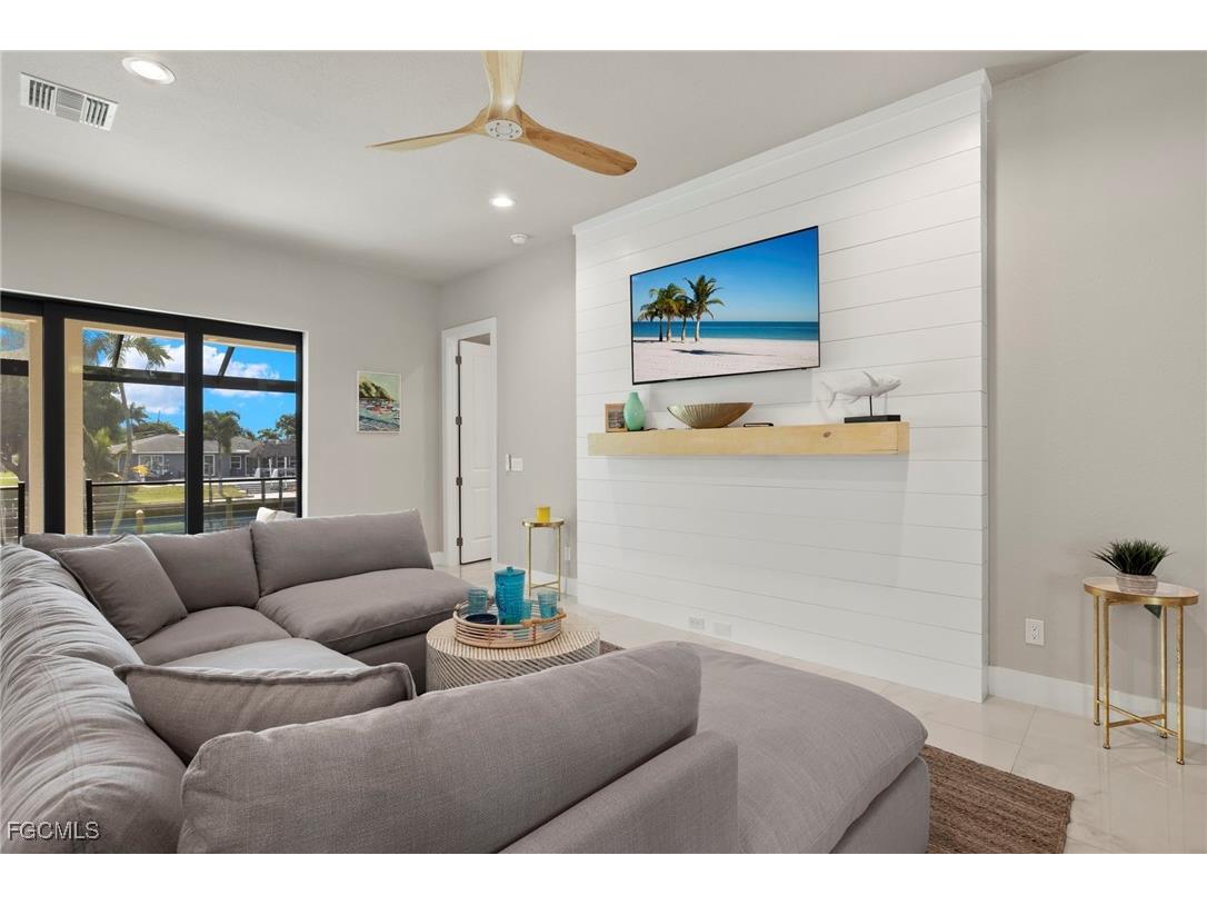 5240 Tower Drive Cape Coral FL 33904 2025009832 image15